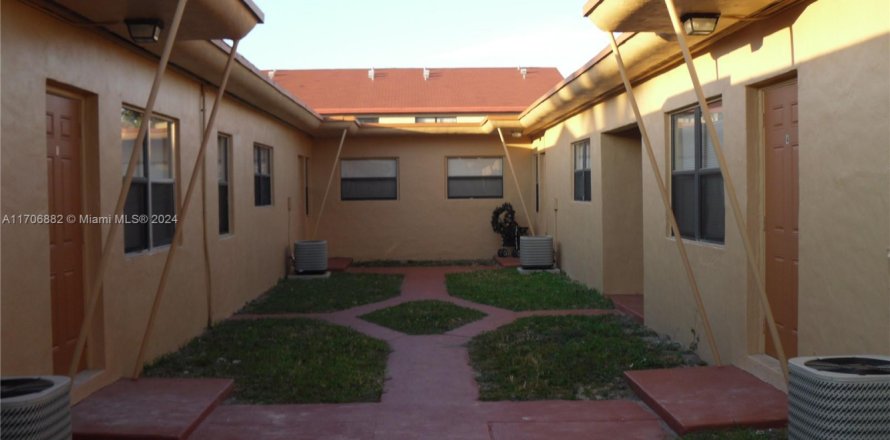 Villa ou maison à Miami, Floride 2 chambres, 74.32 m2 № 1861426