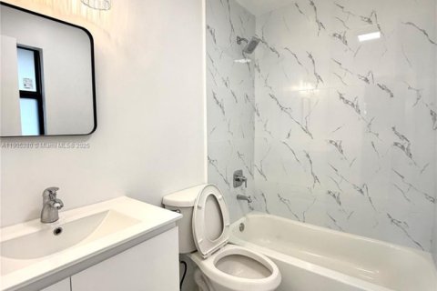 Снять в аренду виллу или дом в Форт-Лодердейл, Флорида 2 спальни, 139.54м2, № 1956154 - фото 4