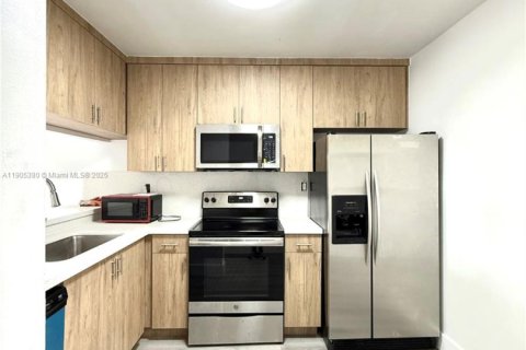 Снять в аренду виллу или дом в Форт-Лодердейл, Флорида 2 спальни, 139.54м2, № 1956154 - фото 2