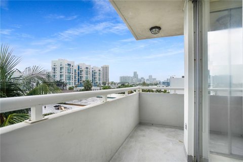 Copropriété à louer à Miami Beach, Floride: 1 chambre, 71.26 m2 № 1926846 - photo 11