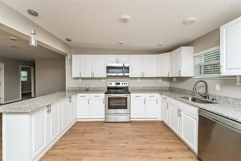 House in Clearwater, Florida 3 bedrooms, 162.3 sq.m. № 1816048 - photo 6