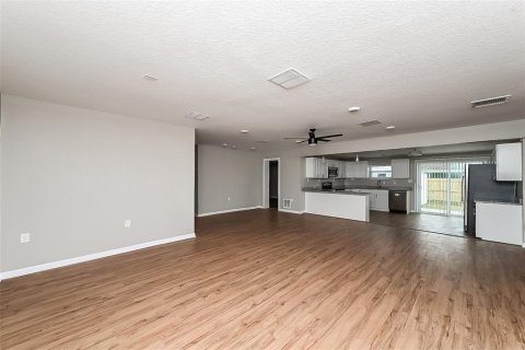 House in Clearwater, Florida 3 bedrooms, 162.3 sq.m. № 1816048 - photo 2