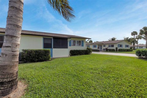 Condo in West Palm Beach, Florida, 1 bedroom  № 1982312 - photo 20