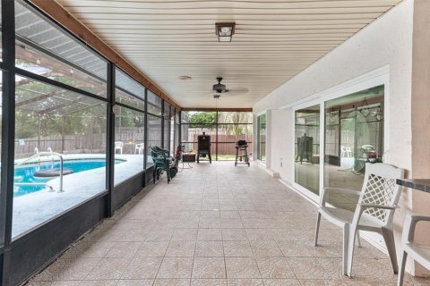 House in Weeki Wachee, Florida 4 bedrooms, 222.5 sq.m. № 1826359 - photo 3
