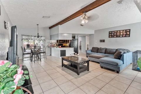 House in Weeki Wachee, Florida 4 bedrooms, 222.5 sq.m. № 1826359 - photo 27