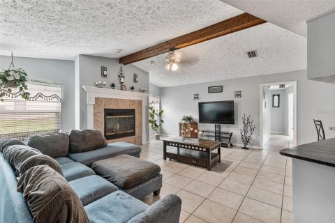 House in Weeki Wachee, Florida 4 bedrooms, 222.5 sq.m. № 1826359 - photo 4