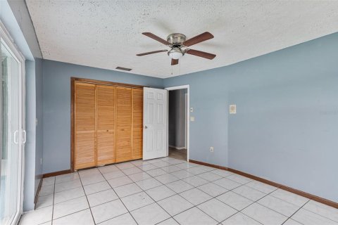 House in Weeki Wachee, Florida 4 bedrooms, 222.5 sq.m. № 1826359 - photo 21