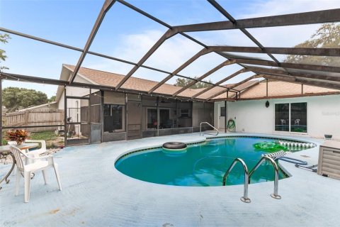 House in Weeki Wachee, Florida 4 bedrooms, 222.5 sq.m. № 1826359 - photo 2