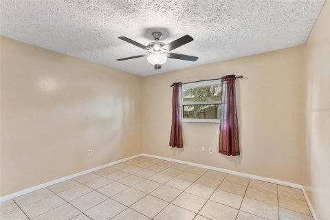 House in Weeki Wachee, Florida 4 bedrooms, 222.5 sq.m. № 1826359 - photo 15
