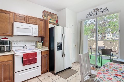 Townhouse in Kissimmee, Florida 3 bedrooms, 110.27 sq.m. № 2012287 - photo 21