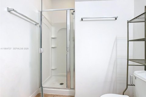 Townhouse in Kissimmee, Florida 3 bedrooms, 110.27 sq.m. № 2012287 - photo 12