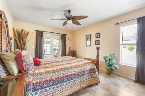 House in Englewood, Florida 3 bedrooms, 171.96 sq.m. № 1640165 - photo 19