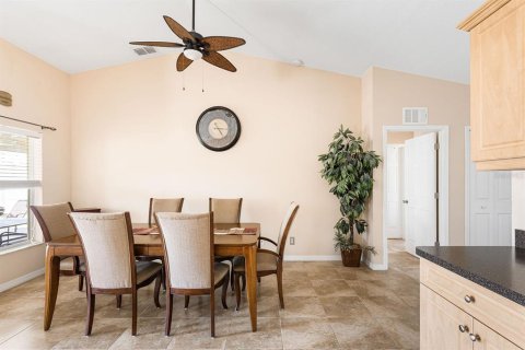 House in Englewood, Florida 3 bedrooms, 171.96 sq.m. № 1640165 - photo 15