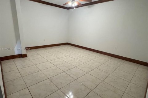 Купить таунхаус в Хайалиа, Флорида 3 спальни, 142.79м2, № 2047860 - фото 18