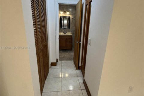 Купить таунхаус в Хайалиа, Флорида 3 спальни, 142.79м2, № 2047860 - фото 23