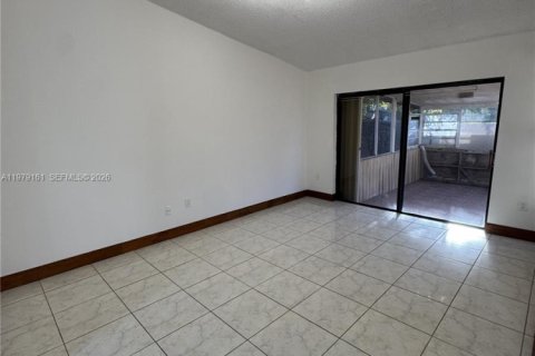 Купить таунхаус в Хайалиа, Флорида 3 спальни, 142.79м2, № 2047860 - фото 20