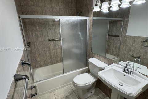 Купить таунхаус в Хайалиа, Флорида 3 спальни, 142.79м2, № 2047860 - фото 17