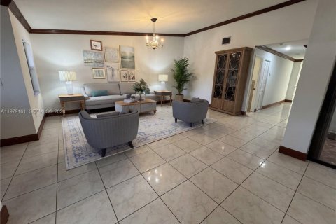 Купить таунхаус в Хайалиа, Флорида 3 спальни, 142.79м2, № 2047860 - фото 8