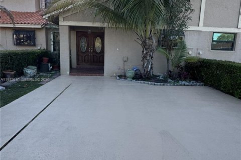 Купить таунхаус в Хайалиа, Флорида 3 спальни, 142.79м2, № 2047860 - фото 4