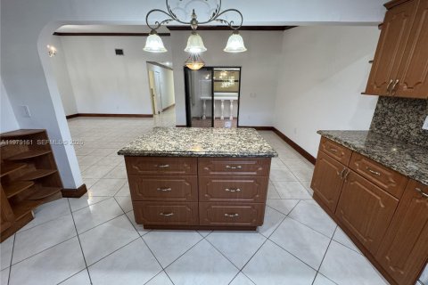 Купить таунхаус в Хайалиа, Флорида 3 спальни, 142.79м2, № 2047860 - фото 14