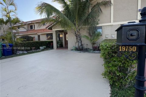 Купить таунхаус в Хайалиа, Флорида 3 спальни, 142.79м2, № 2047860 - фото 3