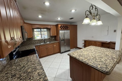 Купить таунхаус в Хайалиа, Флорида 3 спальни, 142.79м2, № 2047860 - фото 13