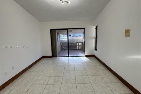 Купить таунхаус в Хайалиа, Флорида 3 спальни, 142.79м2, № 2047860 - фото 21