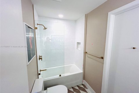 Condominio en venta en Miami, Florida, 1 dormitorio, 63.08 m2 № 1716413 - foto 20