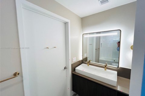 Condominio en venta en Miami, Florida, 1 dormitorio, 63.08 m2 № 1716413 - foto 21
