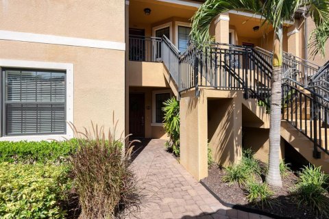 Condominio en venta en Lakewood Ranch, Florida, 2 dormitorios, 141.95 m2 № 1885015 - foto 6