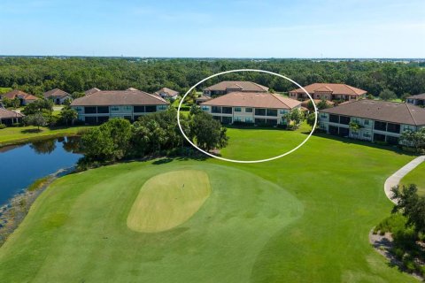 Condominio en venta en Lakewood Ranch, Florida, 2 dormitorios, 141.95 m2 № 1885015 - foto 3