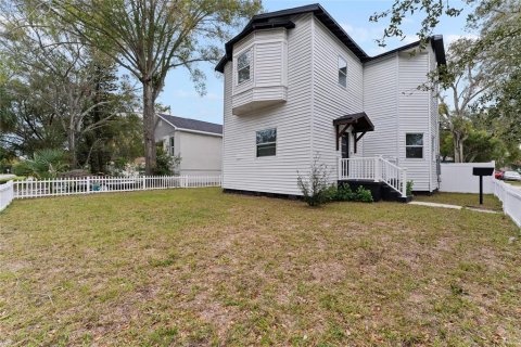 Casa en Saint Petersburg, Florida 4 dormitorios, 190.17 m2 № 2123325