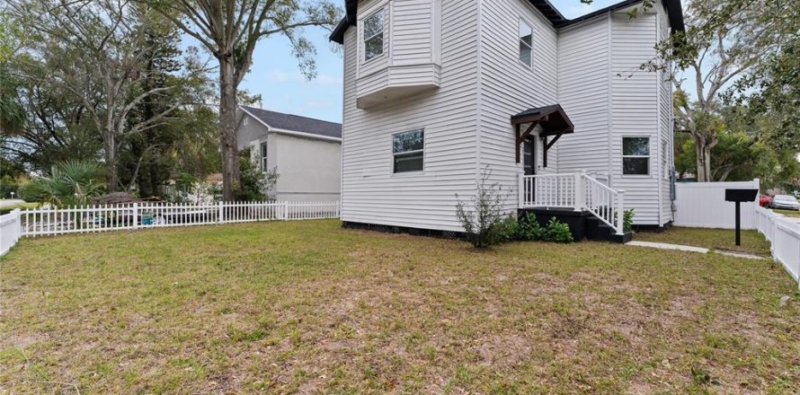 Casa en Saint Petersburg, Florida 4 dormitorios, 190.17 m2 № 2123325