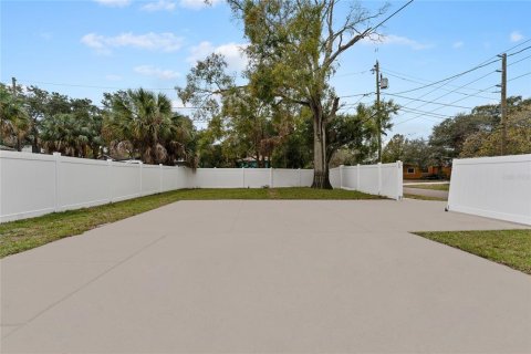 Casa en venta en Saint Petersburg, Florida, 4 dormitorios, 190.17 m2 № 2123325 - foto 19