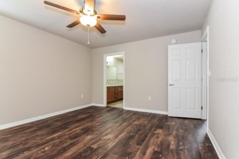 House in Zephyrhills, Florida 3 bedrooms, 136.57 sq.m. № 2117108 - photo 10