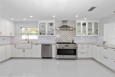 Villa ou maison à vendre à Saint Petersburg, Floride: 3 chambres, 210.42 m2 № 1628722 - photo 24