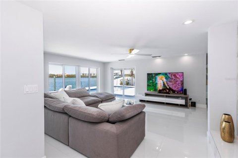 Villa ou maison à vendre à Saint Petersburg, Floride: 3 chambres, 210.42 m2 № 1628722 - photo 28