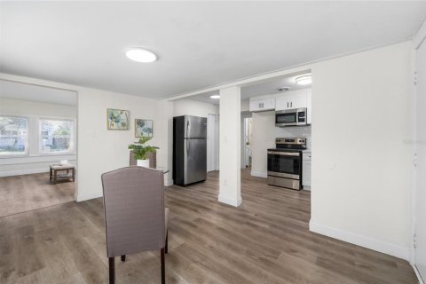 Propiedad comercial en venta en Gainesville, Florida, 146.41 m2 № 1626530 - foto 7