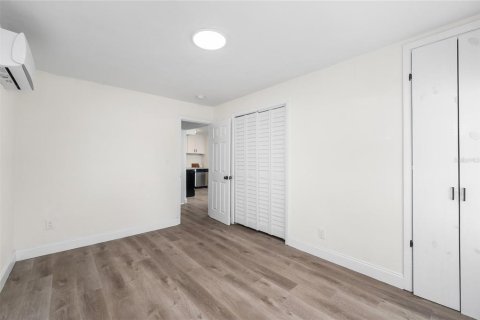 Propiedad comercial en venta en Gainesville, Florida, 146.41 m2 № 1626530 - foto 16