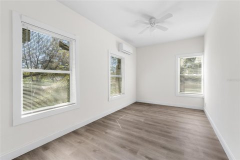 Propiedad comercial en venta en Gainesville, Florida, 146.41 m2 № 1626530 - foto 21