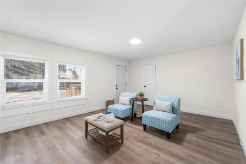 Propiedad comercial en venta en Gainesville, Florida, 146.41 m2 № 1626530 - foto 9