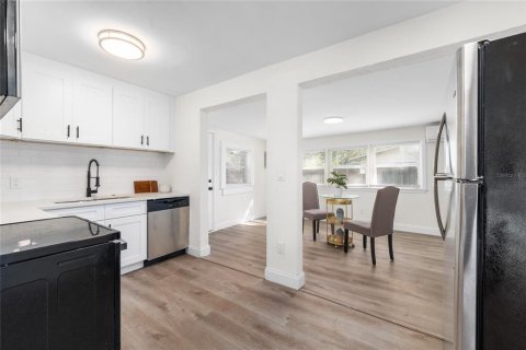 Propiedad comercial en venta en Gainesville, Florida, 146.41 m2 № 1626530 - foto 8