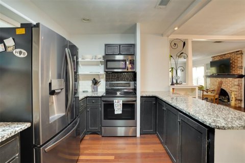 House in Mount Dora, Florida 2 bedrooms, 111.48 sq.m. № 2234430 - photo 14