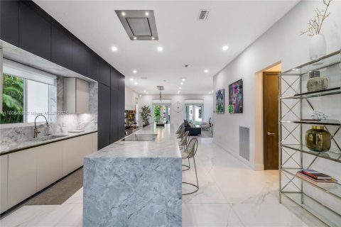 Casa en venta en Pinecrest, Florida, 7 dormitorios, 586.96 m2 № 1970317 - foto 23