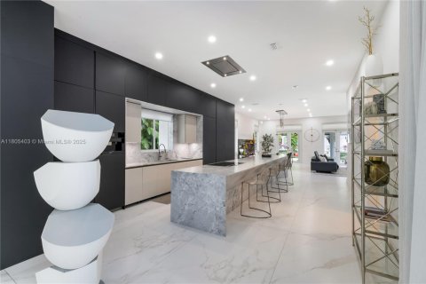 Casa en venta en Pinecrest, Florida, 7 dormitorios, 586.96 m2 № 1970317 - foto 24