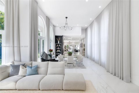 Casa en venta en Pinecrest, Florida, 7 dormitorios, 586.96 m2 № 1970317 - foto 20