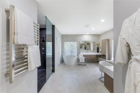 Casa en venta en Pinecrest, Florida, 7 dormitorios, 586.96 m2 № 1970317 - foto 10