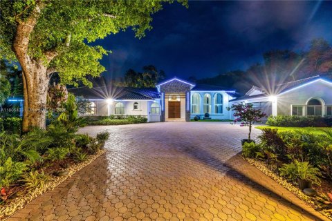 Casa en venta en Pinecrest, Florida, 7 dormitorios, 586.96 m2 № 1970317 - foto 16