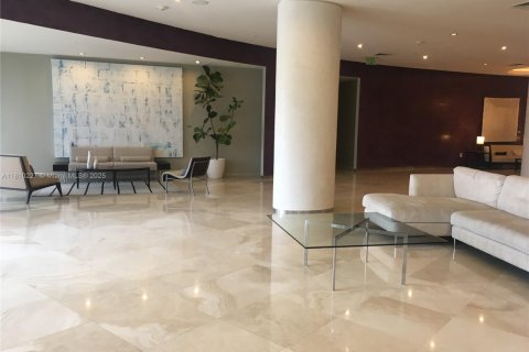 Condo in Bal Harbour, Florida, 1 bedroom  № 1768744 - photo 19