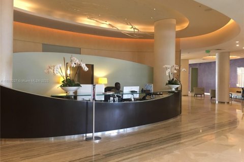 Condo in Bal Harbour, Florida, 1 bedroom  № 1768744 - photo 2